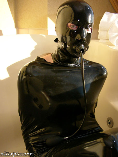 alterpic-JacuzziGagged